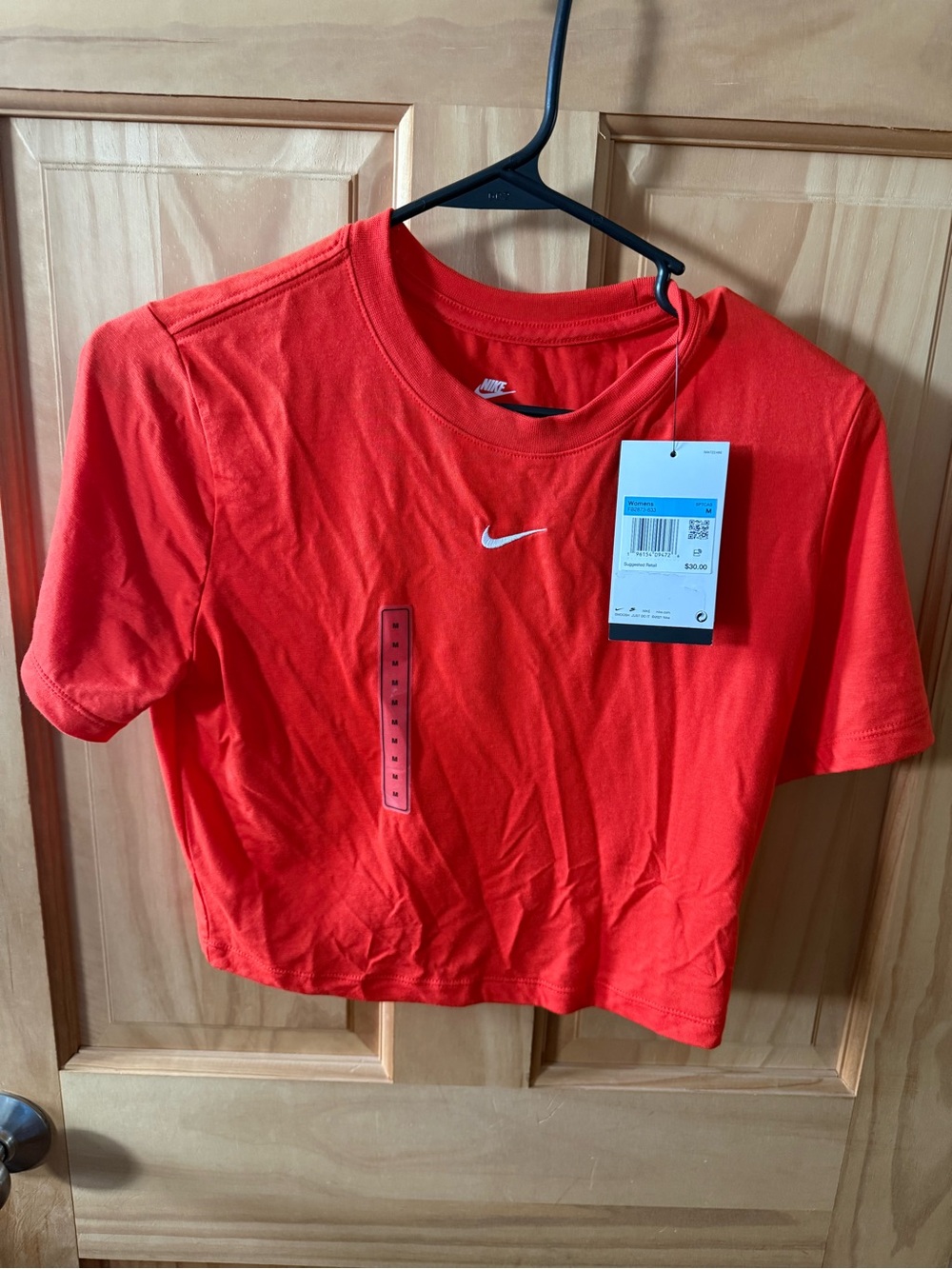 New With Tags, Women’s Size Medium Nike T-Shirt Slim Fit Crop